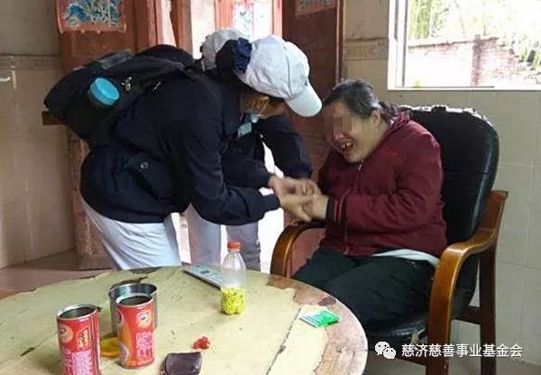 广州冬令送祝福 手工围巾系温情 广州冬令送祝福 手工围巾系温情