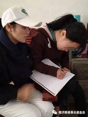 广州冬令送祝福 手工围巾系温情 广州冬令送祝福 手工围巾系温情