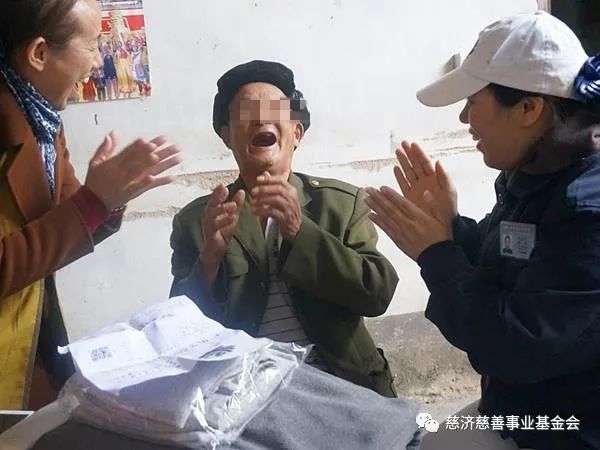 广州冬令送祝福 手工围巾系温情 广州冬令送祝福 手工围巾系温情