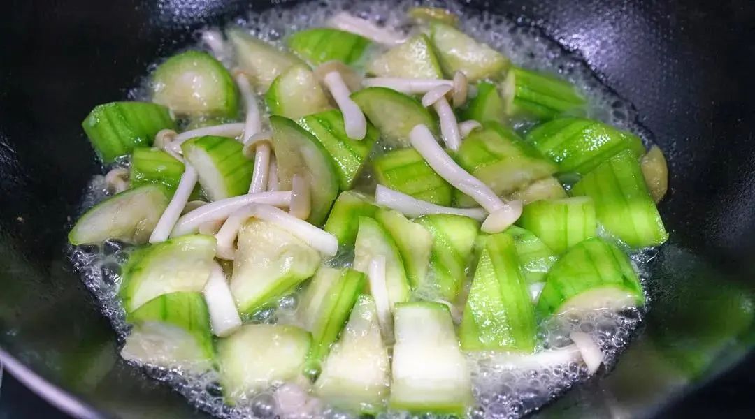 湿地养生 | 冬吃萝卜,夏吃姜!这样吃姜最健康(附食谱) 湿地养生 | 冬吃萝卜,夏吃姜!这样吃姜最健康(附食谱)