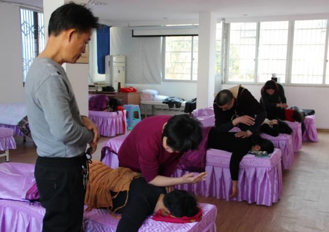 【乐成.爱心驿站】和谐志工·原始点保健开始对外服务啦！欢迎大家来体验学习哦！