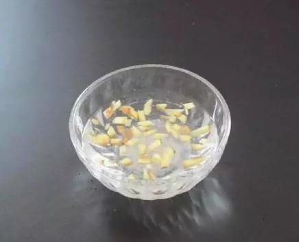 生姜放进小苏打里,一年能省下好多钱,家家户户都需要! 生姜放进小苏打里,一年能省下好多钱,家家户户都需要!