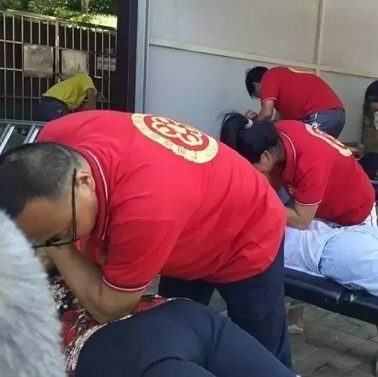 慈航敬老协会在钦州中山公园志愿者服务中心为老人提供原始点公益服务-七不姜 生姜养生网-明德CSA生态姜园&明安农业