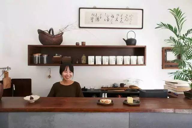 这家咖啡店不卖咖啡，敢给客人生吃生姜，却引来各路女神打卡，连陈奕迅老婆都到门口街拍