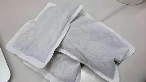 「用過的暖暖包」先別丟！2個「隱藏版暖暖包神奇用途」再也捨不得丟掉！暖暖包一般發熱大約在8-12小時，不熱後其實還有多種妙用。