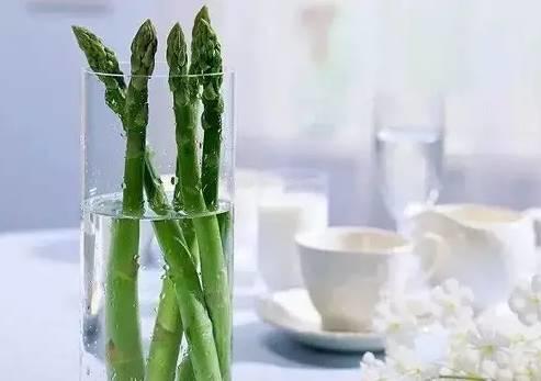 生姜就是“富贵竹”,拿剩菜做盆栽,美爆了 生姜就是“富贵竹”,拿剩菜做盆栽,美爆了