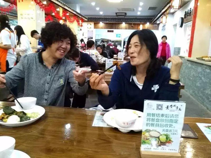 仙居清心素食免费用餐!感恩老师! 9月10日凭教师证在仙居清心素食餐厅免费用餐。 仙居清心素食免费用餐!感恩老师! 9月10日凭教师证在仙居清心素食餐厅免费用餐。