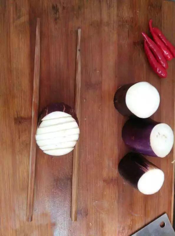 原始点佳肴：劲辣菊花茄子