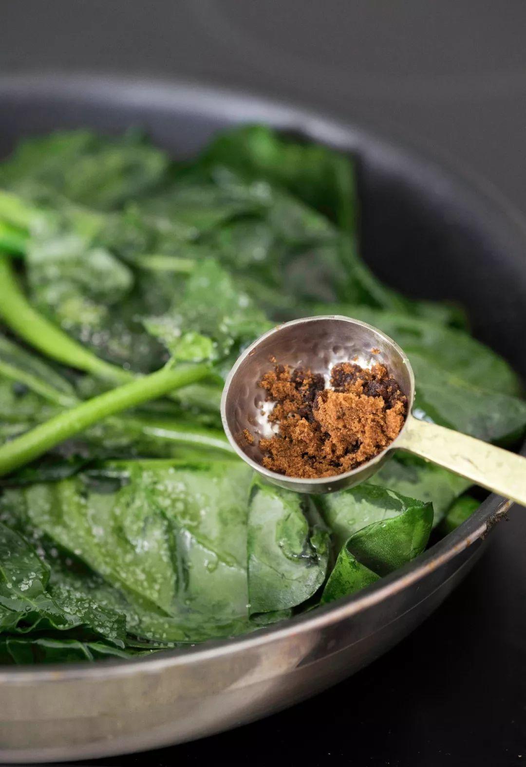 怎么炒一盘好吃到上天的姜汁芥兰? 怎么炒一盘好吃到上天的姜汁芥兰?