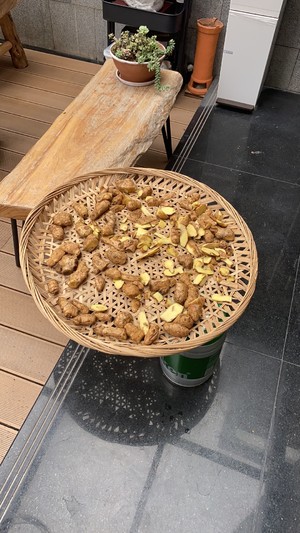 姜蓉(生活小妙招)的做法 步骤2