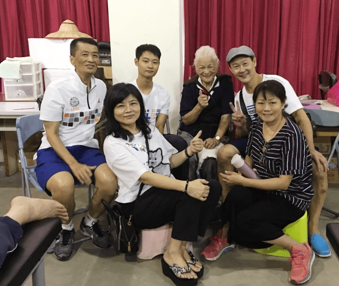 2016[经验分享] 陈绸阿嬷原始点分享─按推及热源使用，更须身(运动)、心(情绪、观念)配合  闽南语国语字幕版