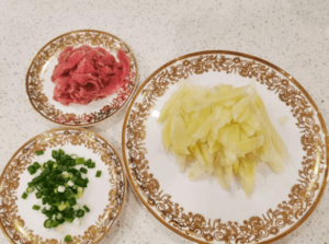 姜芽炒猪里脊的做法 步骤1