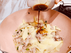 姜芽炒猪里脊的做法 步骤4