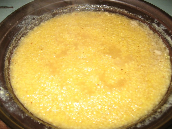 红糖老姜粉小米粥的做法