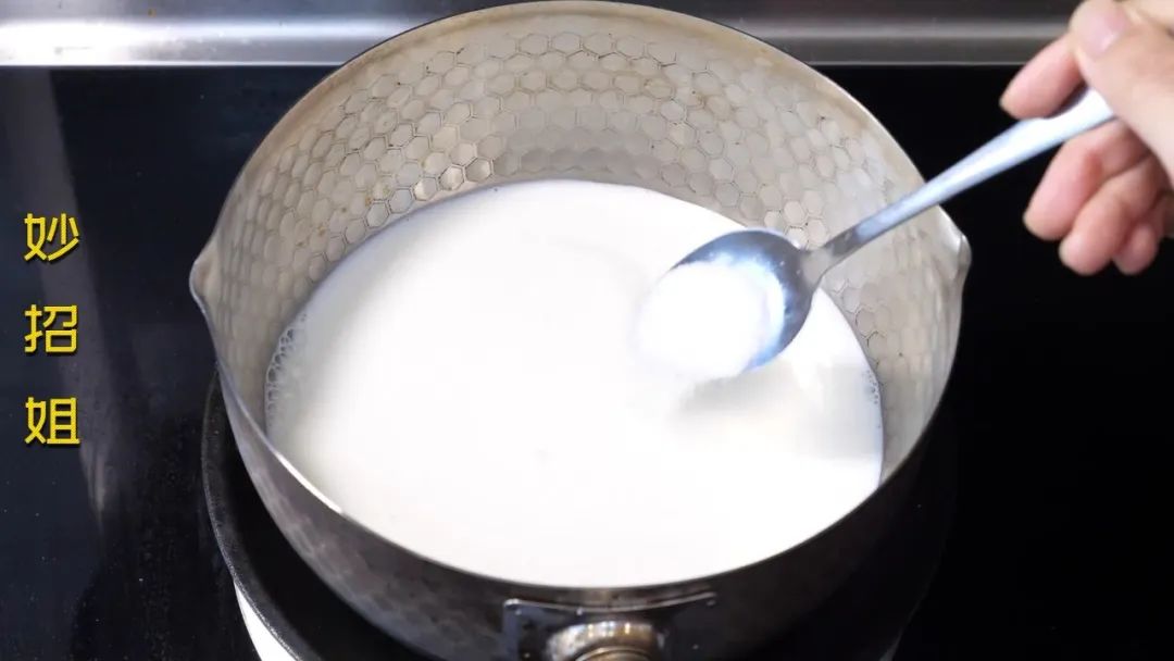 今天才知道，把牛奶和生姜放在一起，还有这么神奇的效果，厉害了