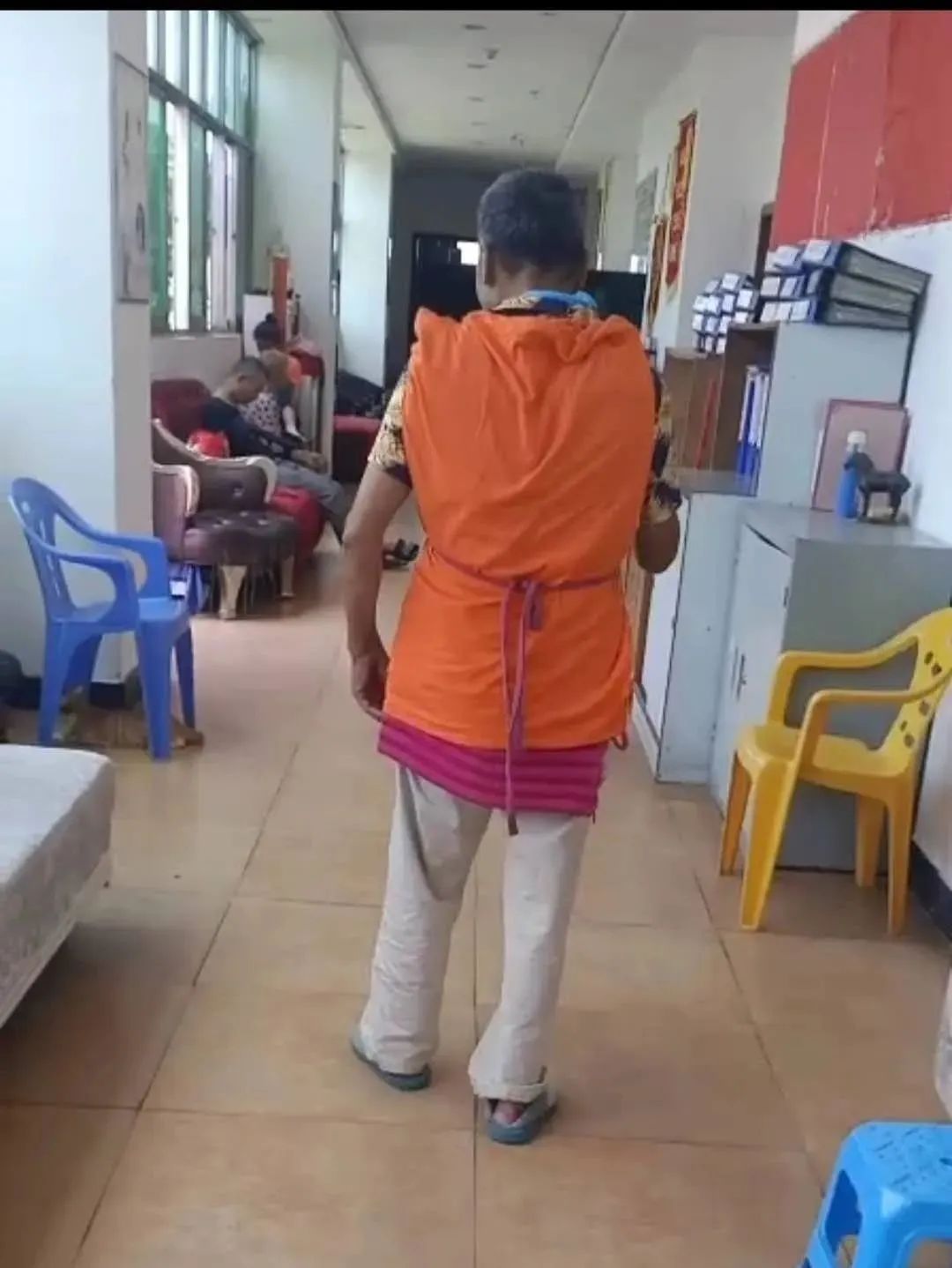 【原始点案例】原始点调理老人意外摔伤不能走路案例！