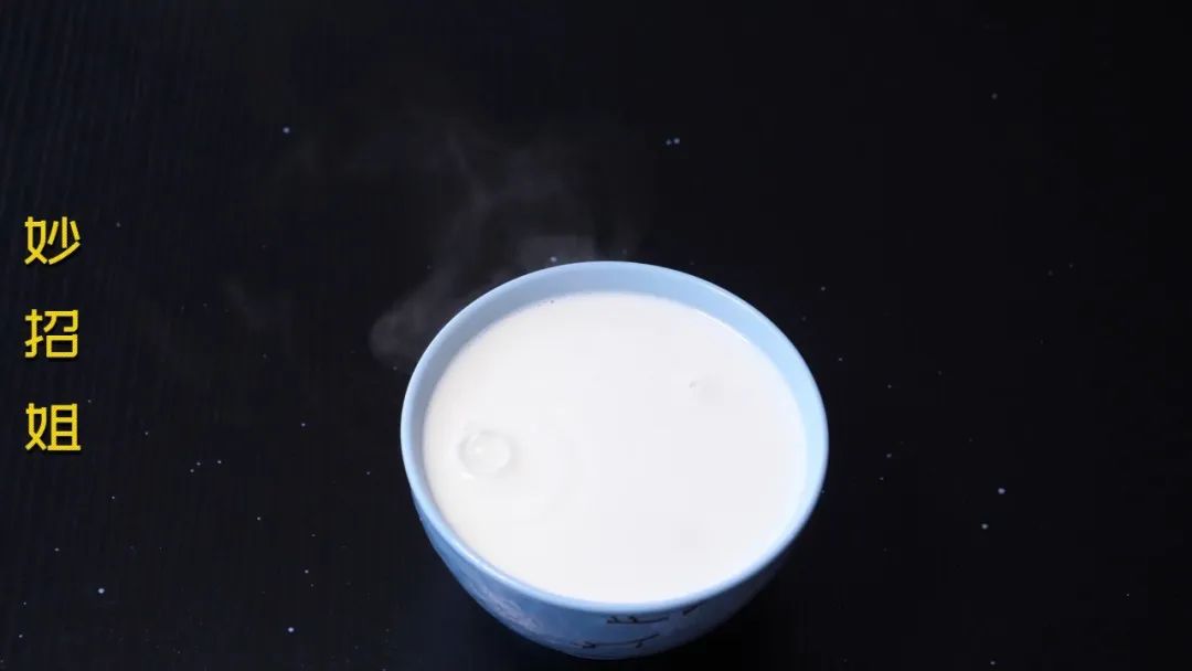 今天才知道，把牛奶和生姜放在一起，还有这么神奇的效果，厉害了