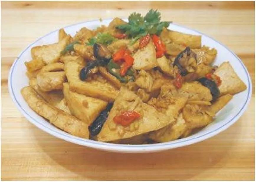 2022姜食谱 原始点温热美食1.30一.介绍 二.香油制作分享 三.香辣汤制作四.素炒五宝 五.剁椒金针菇六.什锦咖喱炒饭