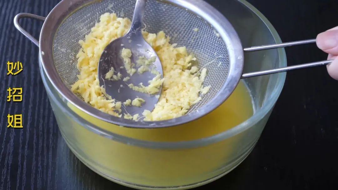 今天才知道，把牛奶和生姜放在一起，还有这么神奇的效果，厉害了