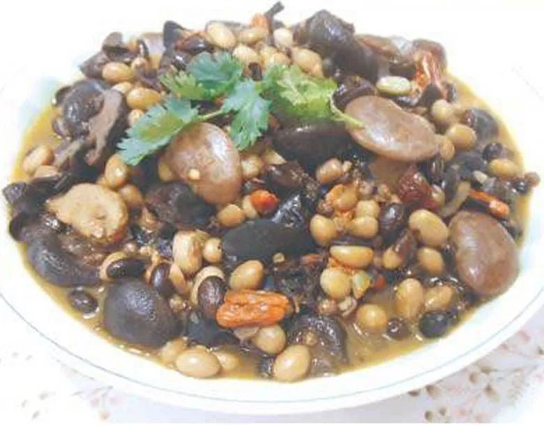 2022姜食谱 原始点温热美食1.30一.介绍 二.香油制作分享 三.香辣汤制作四.素炒五宝 五.剁椒金针菇六.什锦咖喱炒饭