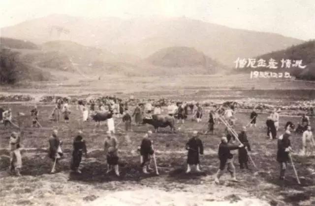 虚云和尚长寿、养生修行秘笈：自己以百余岁高龄，率先垂范，秉承百丈怀海祖师“一日不作，一日不食”祖训，勤事农禅。