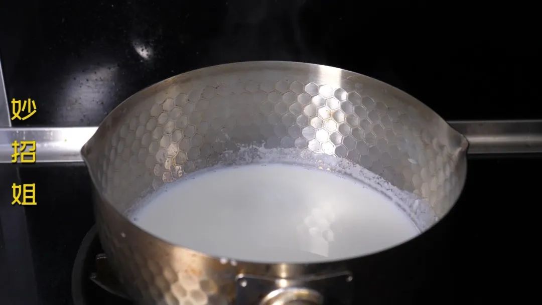 今天才知道，把牛奶和生姜放在一起，还有这么神奇的效果，厉害了