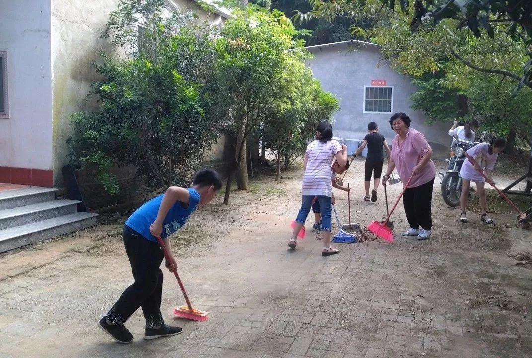2024年厦门明道国学堂暑期少儿“耕读结合”特色国学夏令营 招生简章 2024年厦门明道国学堂暑期少儿“耕读结合”特色国学夏令营 招生简章