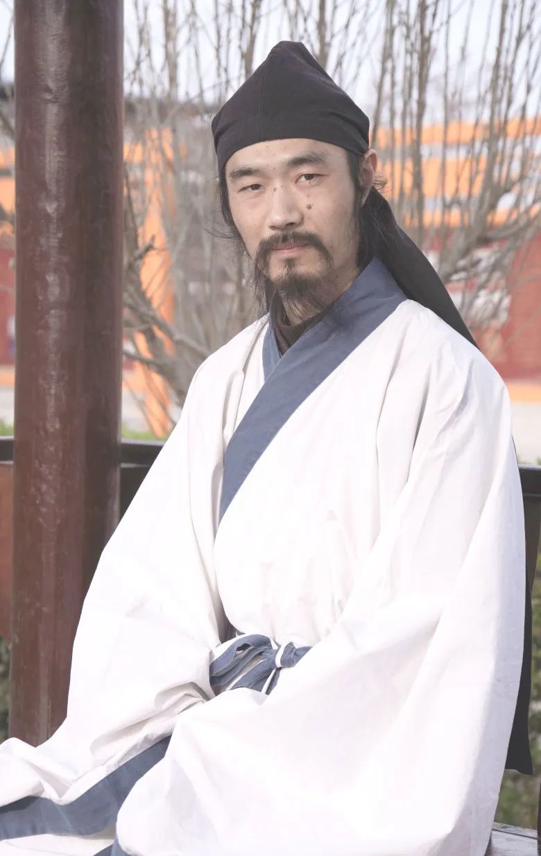 春耕园书院面向社会开放成人班,共有七个方向可选 春耕园书院面向社会开放成人班,共有七个方向可选